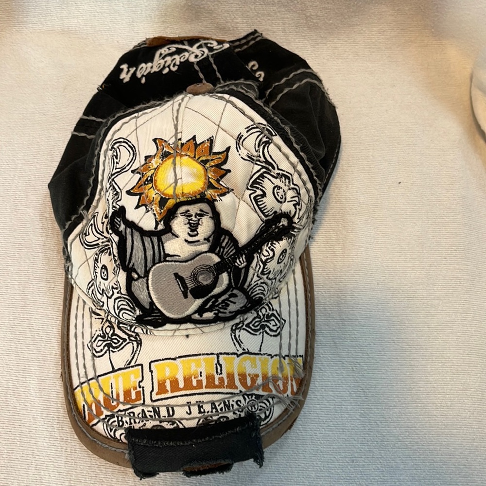 TRUE RELIGION ADJUSTABLE CAP O/S (Gently Used)